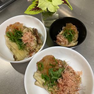 そら・ゆずの作ってみた!投稿(梅肉とおかかの【冷やし焼きなす】)