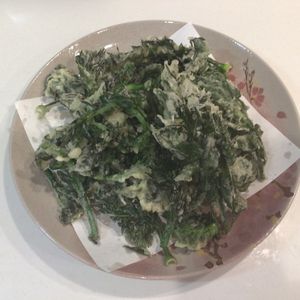 ゆみ棒ちゃんの作ってみた!投稿(コシアブラの米粉天ぷら【旬を味わう山菜】)