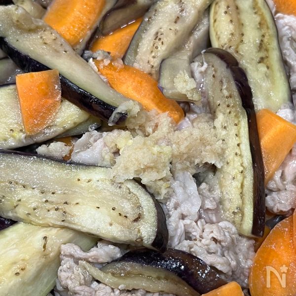 丼にしてもOK!】豚肉とナスとニラの新生姜入りあんかけ炒め | レシピ