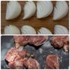 新玉と鶏の甘辛照り焼きの下準備