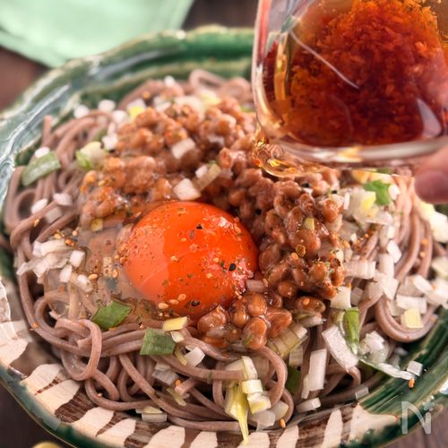 あったかつゆだくで食べる!月見納豆のぶっかけ蕎麦
