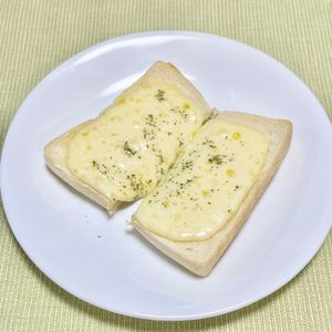 キャピタンの作ってみた!投稿(やっちゃいけないと思いがち☆3倍チーズトースト)