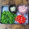 【いんげんとひき肉の彩り炒め】シャキ旨!!の下準備