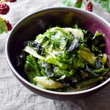 電子レンジで速攻！レタスとわかめの柚子胡椒ナムル