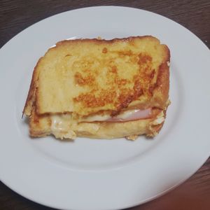 オレンジの作ってみた!投稿(ふわとろ食感♡『ハムとチーズのフレンチトースト』やみつきの味)