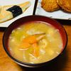 はっぴぃの作ってみた!投稿(5種の野菜と油揚げの具だくさんの生姜のお味噌)