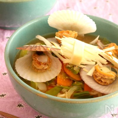 ホタテの旨味たっぷり!無化調ピリ辛味噌ラーメン