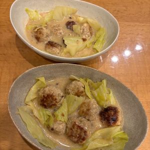 1043731の作ってみた!投稿(ふわふわミートボールとキャベツのクリーム煮)