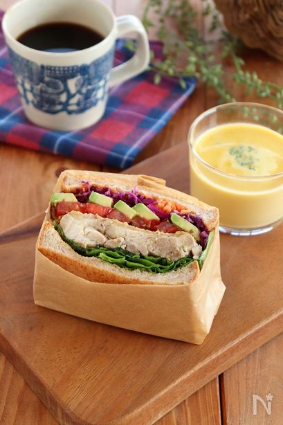 ハニーマスタードチキンのサンドイッチ