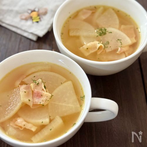 材料ふたつでスープ！《大根とベーコンの白だしカレースープ》
