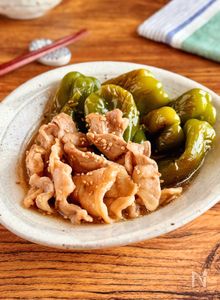 煮汁までおいしい♪【まるごとピーマンと豚こまの甘辛煮】