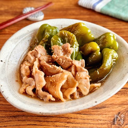 煮汁までおいしい♪【まるごとピーマンと豚こまの甘辛煮】