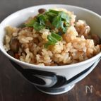 こんにゃくとキノコのヘルシー炊き込みご飯