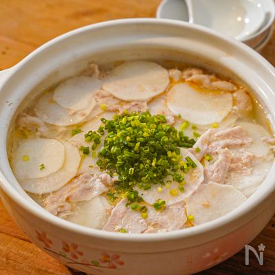 大根のうま塩ミルフィーユ鍋【大根消費に！材料ふたつで簡単】