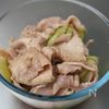 固くならないコツはこれ!簡単さっぱり冷しゃぶサラダの工程4