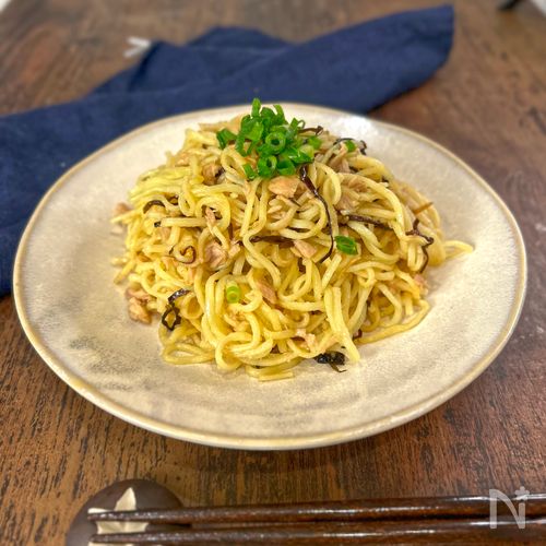 【5分で最強焼きそば】ツナと塩昆布焼きそば