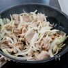 『豚肉とピーマンの生姜焼き』薄切り肉でお手軽♬お弁当にも☆の工程2