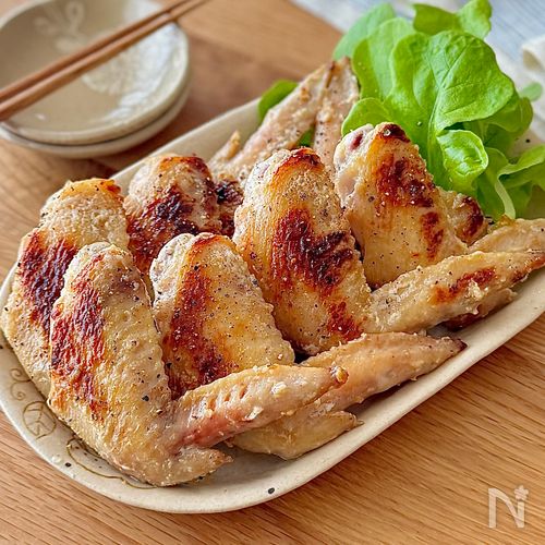 鶏手羽先の塩ガーリック焼き