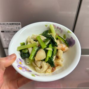 ケの作ってみた!投稿(小松菜とむきエビのペペロン炒め【#簡単#スピードおかず】)