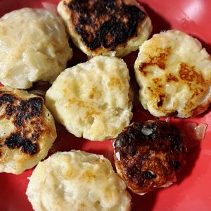 チョビの助の作ってみた!投稿(材料4つ！奇跡のふわふわ鶏つくね)