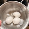 炊飯器で簡単！【温泉卵の作り方】の工程3