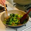 【小松菜の油炒め】めちゃ便利な!パパッと副菜の工程3