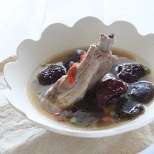 スペアリブとなつめの養生スープ