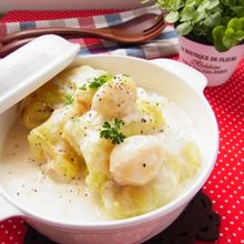 ベーコンキャベツ巻きとホクホクにんにくのクリーム煮