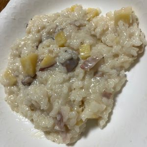 チョメ奴の作ってみた!投稿(【ワンパンでコクうま】さつまいもときのこのチーズリゾット)