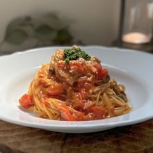 パリパリチキンとトマトのパスタ