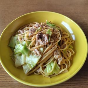 めぇの作ってみた!投稿(【豚肉とキャベツのバター醤油パスタ】食材３つ！10分パスタ♡)