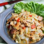 フライパンで10分！キャベツと鶏ももの味噌チーズ炒め