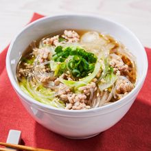 具沢山で満足感【豚ひき肉と白菜の春雨スープ】