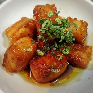 おいち。の作ってみた!投稿(【豚ばら肉巻き厚揚げのガリバタしょうゆ焼き】節約レシピ)
