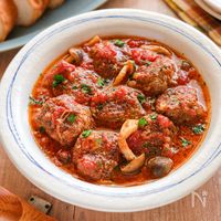 【ワンパン！トマト煮込みハンバーグ】ソースたっぷり♡