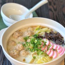まるで濃厚豚骨スープ！＊鶏団子の豚骨風豆乳味噌鍋＊