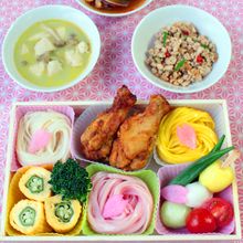 タイ料理ざんまい✿春のおうどんお花見弁当