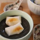 アツアツ濃厚♪黒ごまのおしるこ