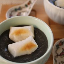 アツアツ濃厚♪黒ごまのおしるこ