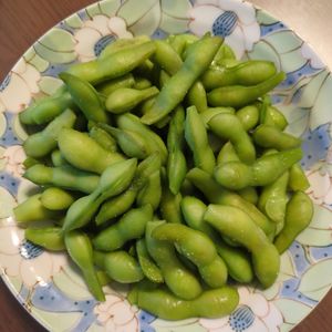 たりおの作ってみた!投稿(フライパン使用＊あと引く枝豆の茹で方＊昆布茶が決めて！)