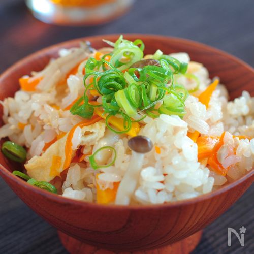 頬張る美味しさ！ツナと野菜の炊き込みご飯