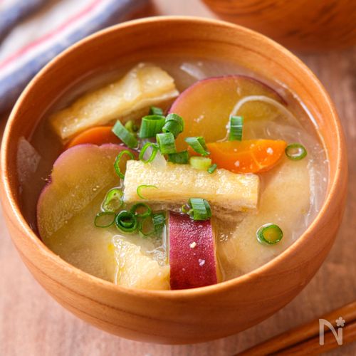 【さつまいもと油揚げのお味噌汁】やさしい甘味が味噌と合う！