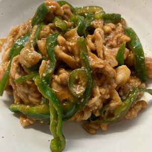 Mariの作ってみた!投稿(【豚こまピーマンの韓国焼肉炒め】パパッと10分!ご飯に合う♡)