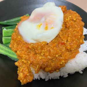 シンプル1番🦒の作ってみた!投稿(ルウ要らず☆野菜たっぷりキーマカレー。)