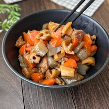 鶏肉と根菜とこんにゃくの煮物