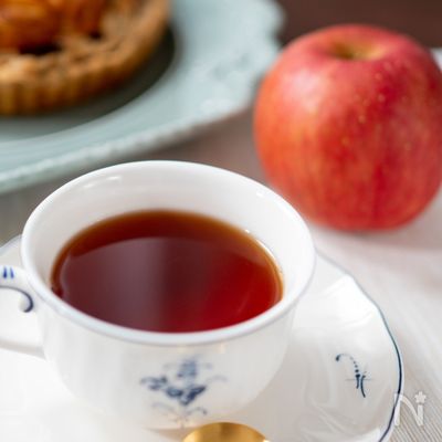 剥いたりんごの皮を活用♪アップルティー