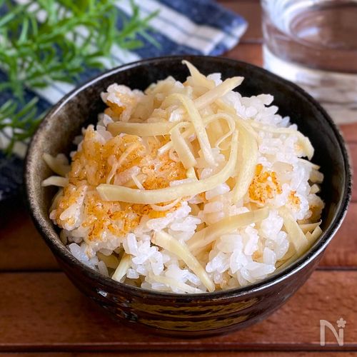 のせて炊くだけ!おむすびにも最高「新生姜のだし炊き込みご飯」