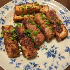たりおの作ってみた!投稿(【ワンパン/節約】濃厚！味噌マヨの厚揚げ肉巻き)