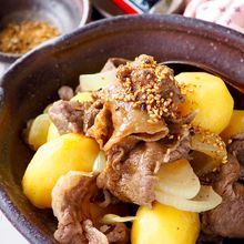 【王道肉じゃが黄金比】お肉しっとり味がしみしみ！おふくろの味