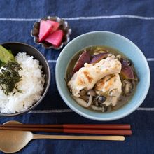 うまみ具材で味付け要らず♪手羽と冬野菜の具だくさんスープ